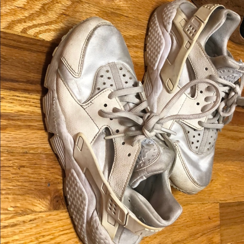 NIKE huaraches